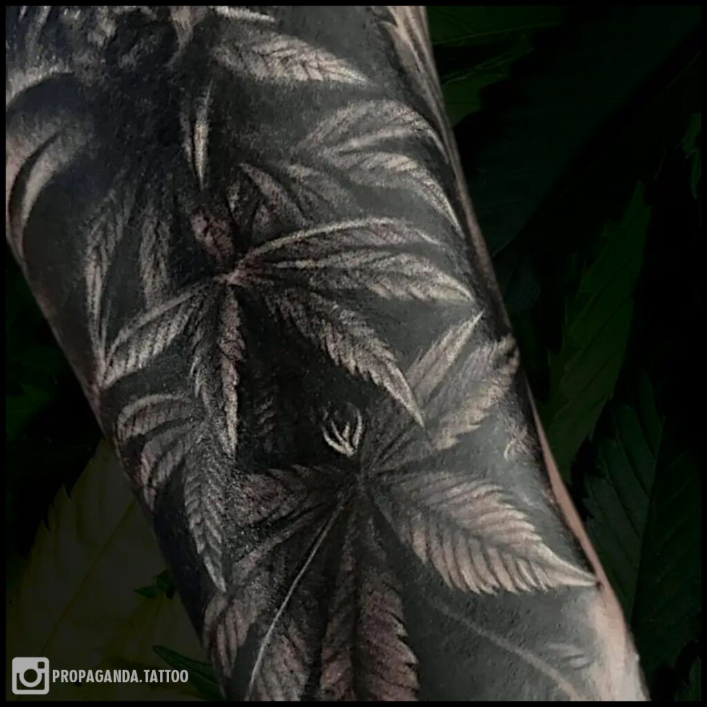 Tatuaż w stylu BLACKWORK, CZERŃ, WYEPŁNIENIE - Projekty tatuaży, wolne wzory, wolne projekty | PROPAGANDA TATTOO & PIERCING | Studio tatuażu i piercingu Poznań. Style tatuażu, galeria zdjęć, portfolio.
